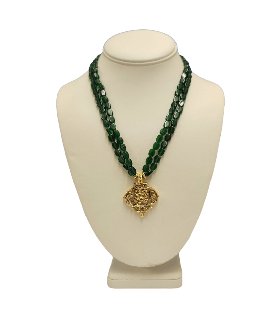 18" 2 Row Emerald Beads With Light Antique Gold Pendant Necklace
