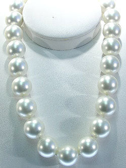 18" 18mm White Pearl Silver Crystal Clasp Necklace