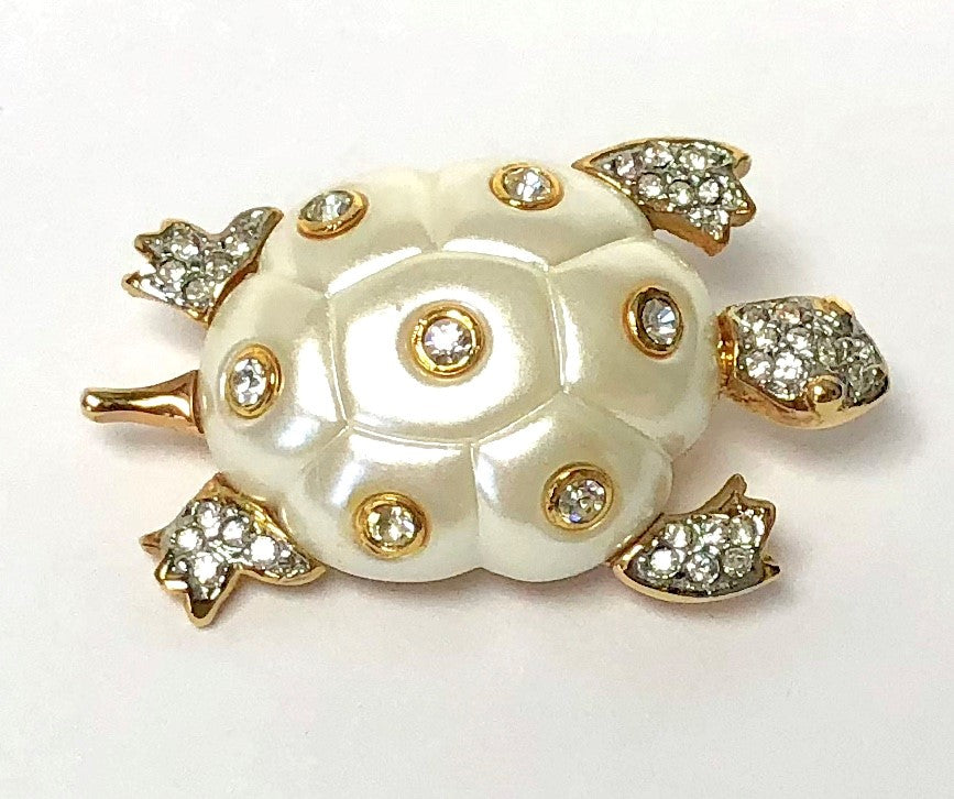 Pearl and Crystal Dots Turtle Pin