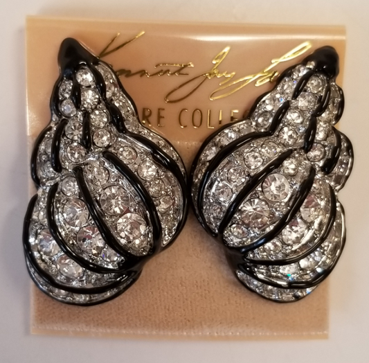 Crystal pave' shell clip earring