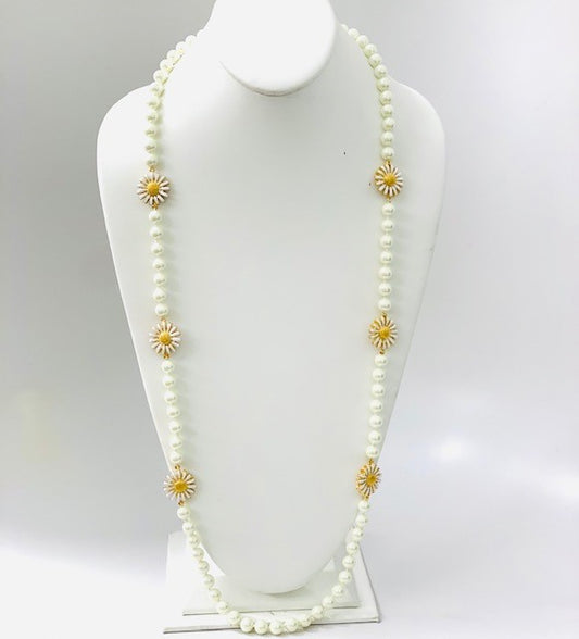 36" Pearl and Daisy Motifs Necklace
