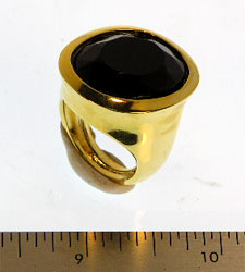 Polished Gold and Jet Center Ring