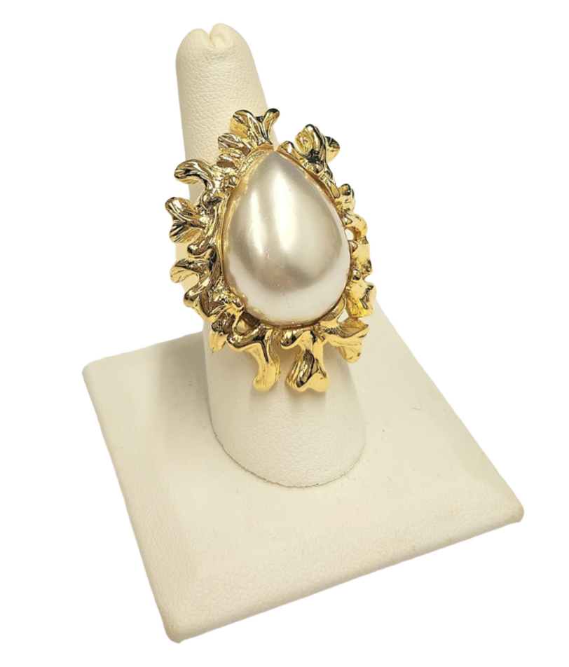 Gold Sea Branch with Pearl Center Ring
