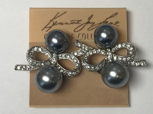 Rhodium Crystals And Gray Double Pearls Bow Clip Earring