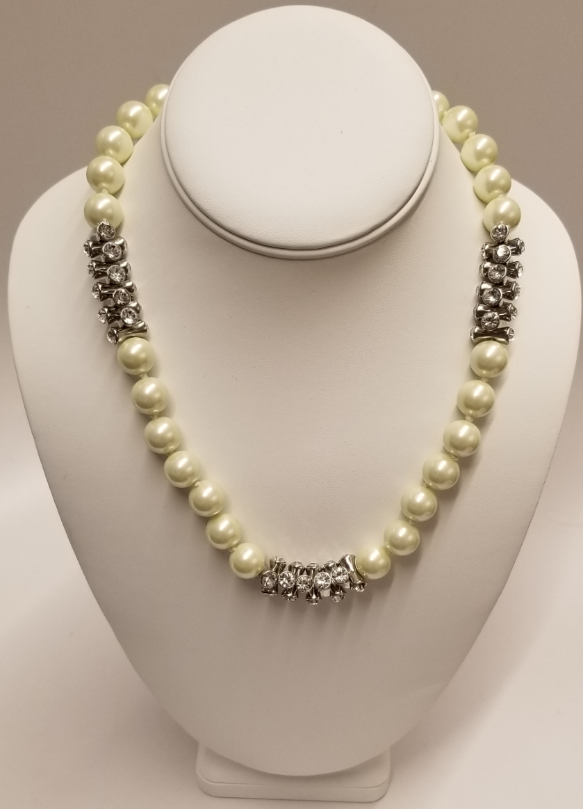 18" Light Cultura Pearl With Silver Crystal Hourglass Bead Station Necklace