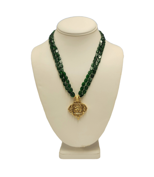 18" 2 Row Emerald Beads With Light Antique Gold Pendant Necklace