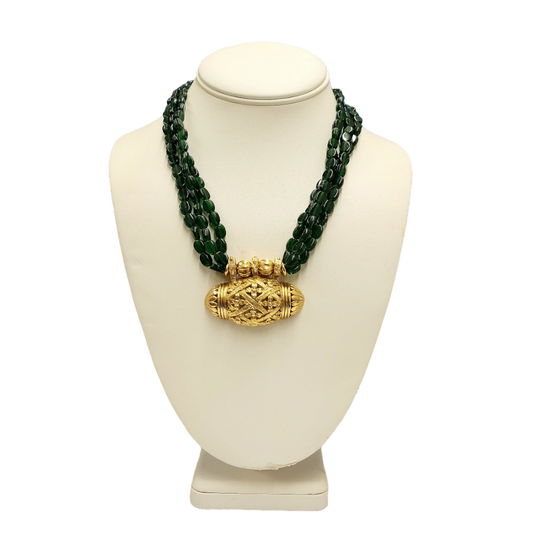 18" 3 Row Emerald Beads with Light Antique Gold Pendant Necklace