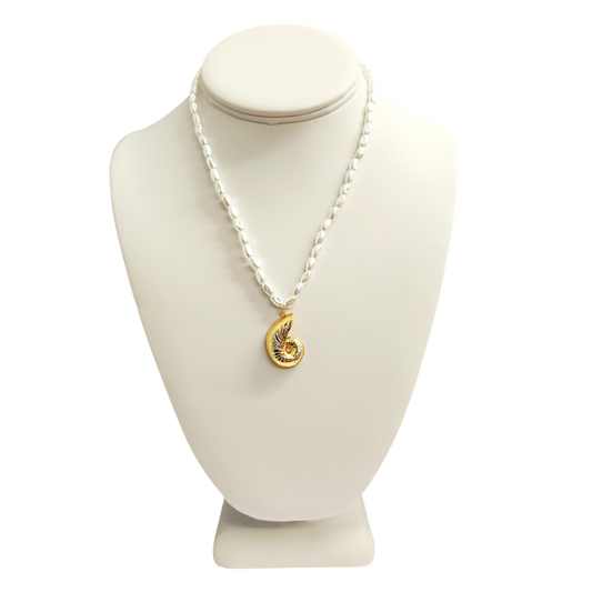 Pearl Gold Seashell Pendant Necklace