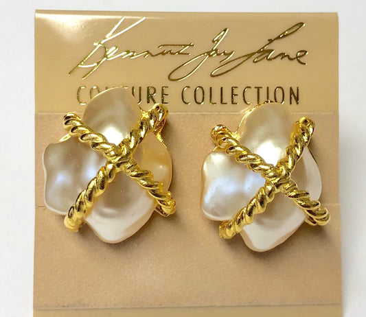 Gold White Pearl "X" Clip Earring