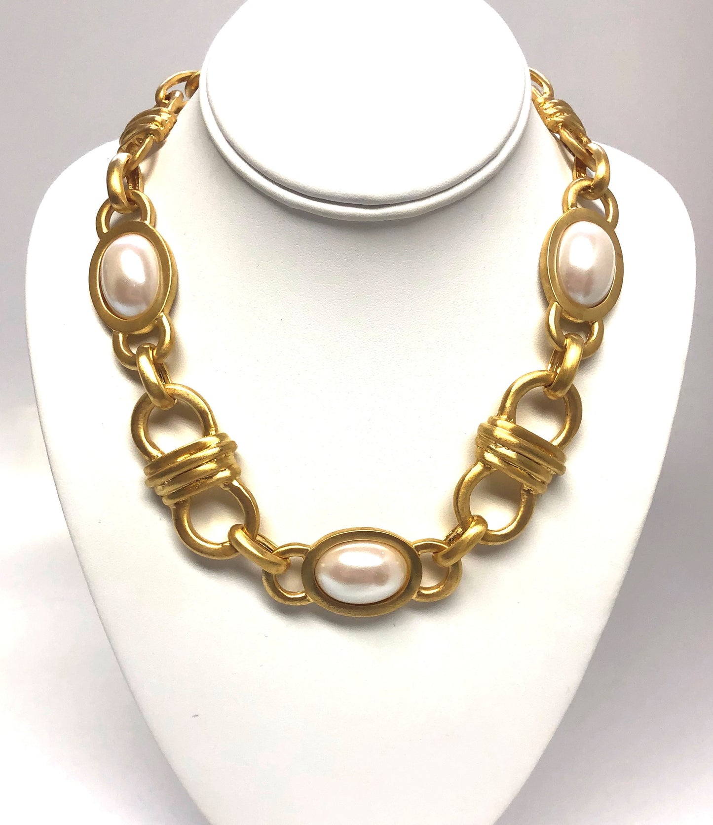 18" Satin Gold White Pearl Link Chain Necklace