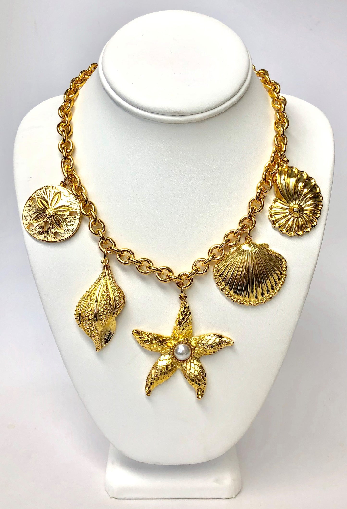 20"  Gold chain Necklace With Starfish And Seashell Charms