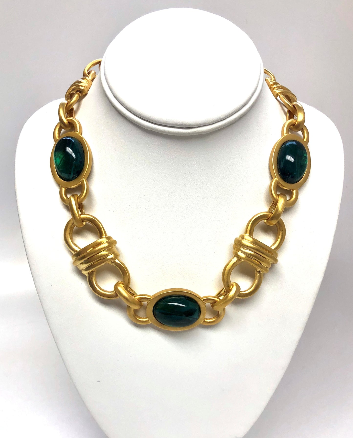 18" Satin Gold Flaw Emerald Link Chain Necklace