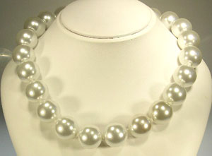 18" 20 mm Cultura Pearl Necklace