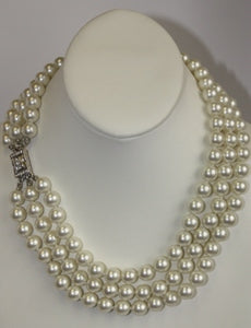 18" Jackie Onassis 3row 10mm Pearl Deco Clasp Neck