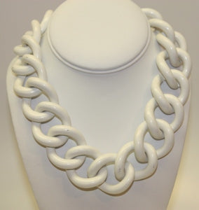 18" White Link Gold Clasp Necklace