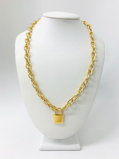 18" Gold Lock Pendant Necklace