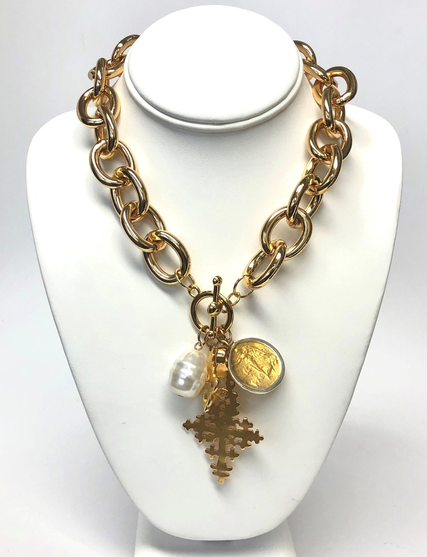 18" Gold Link With Pearl And Gold Charms Necklace