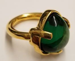 emerald glass cabochon 3 prong ring