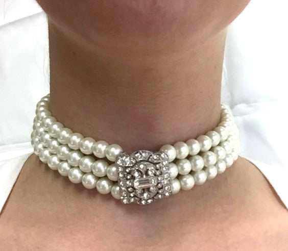 3 row 10mm pearl choker with rhodium-rhinestone deco motif