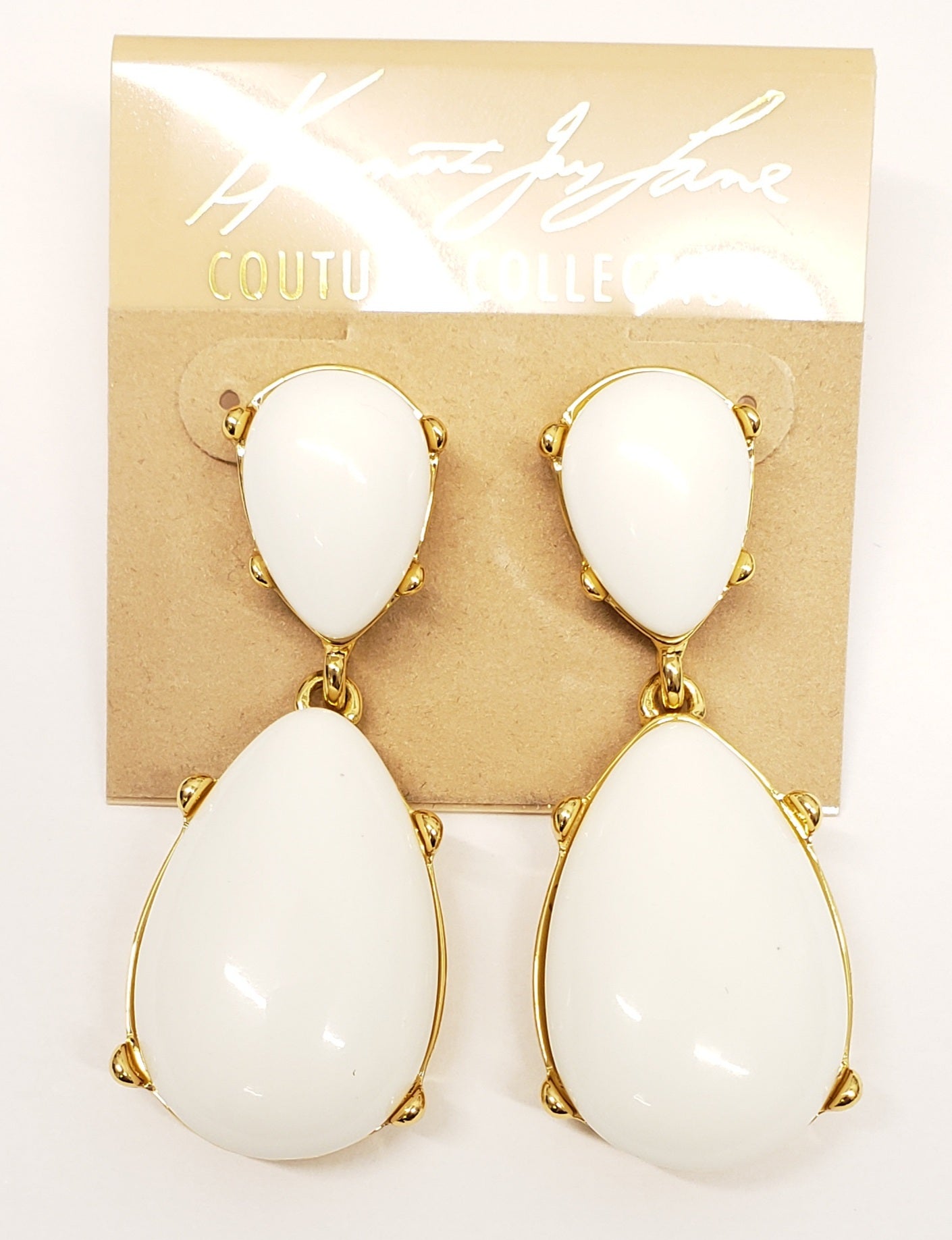 Gold- White Resin Teardrop Cabochon Pierced earring