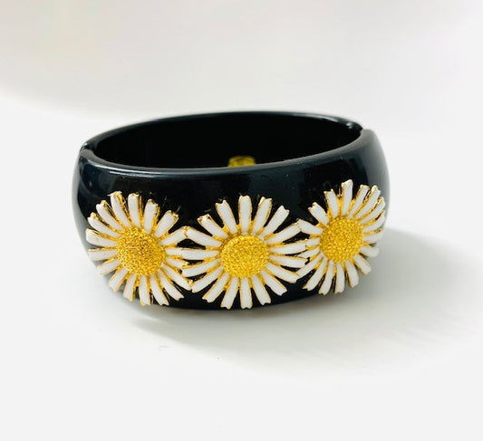 White Daisy Motifs Cuff Bracelet