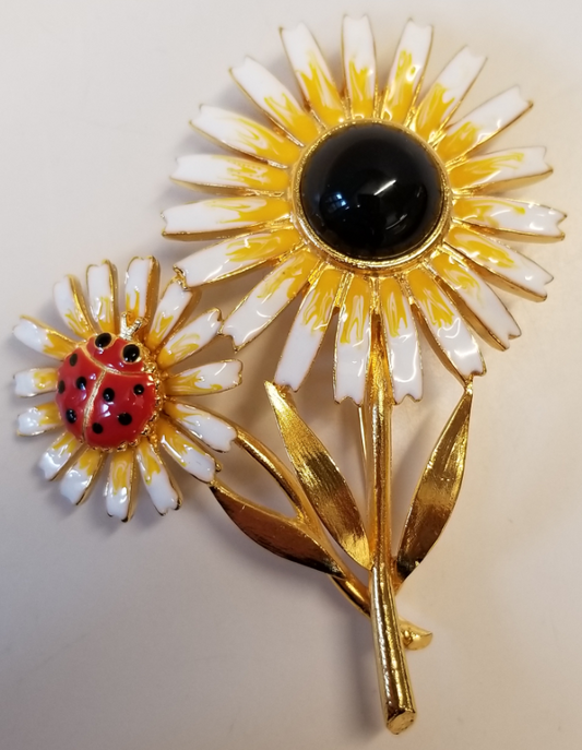 Double White & Yellow Daisy Pin