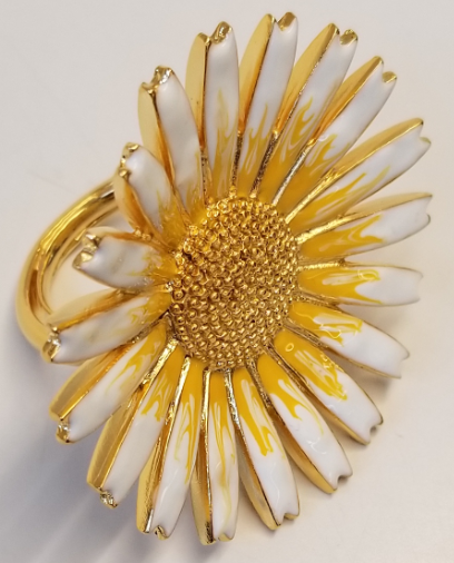 White & Yellow Daisy Ring