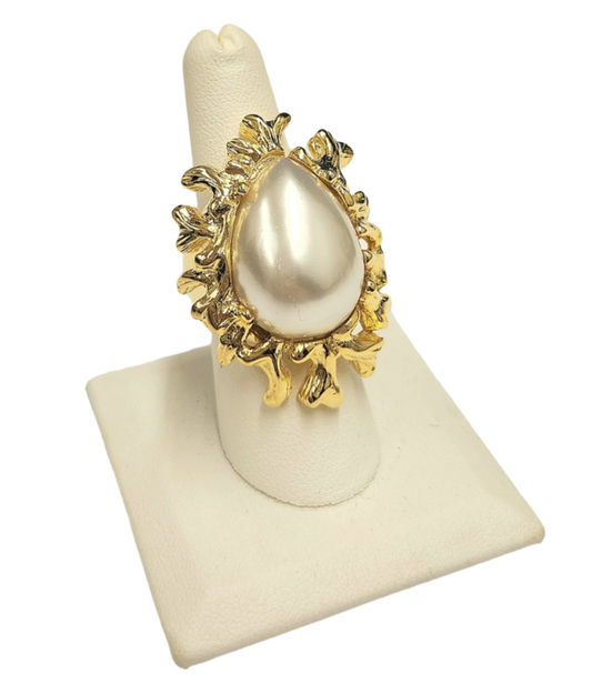 Gold Sea Branch with Pearl Center Ring