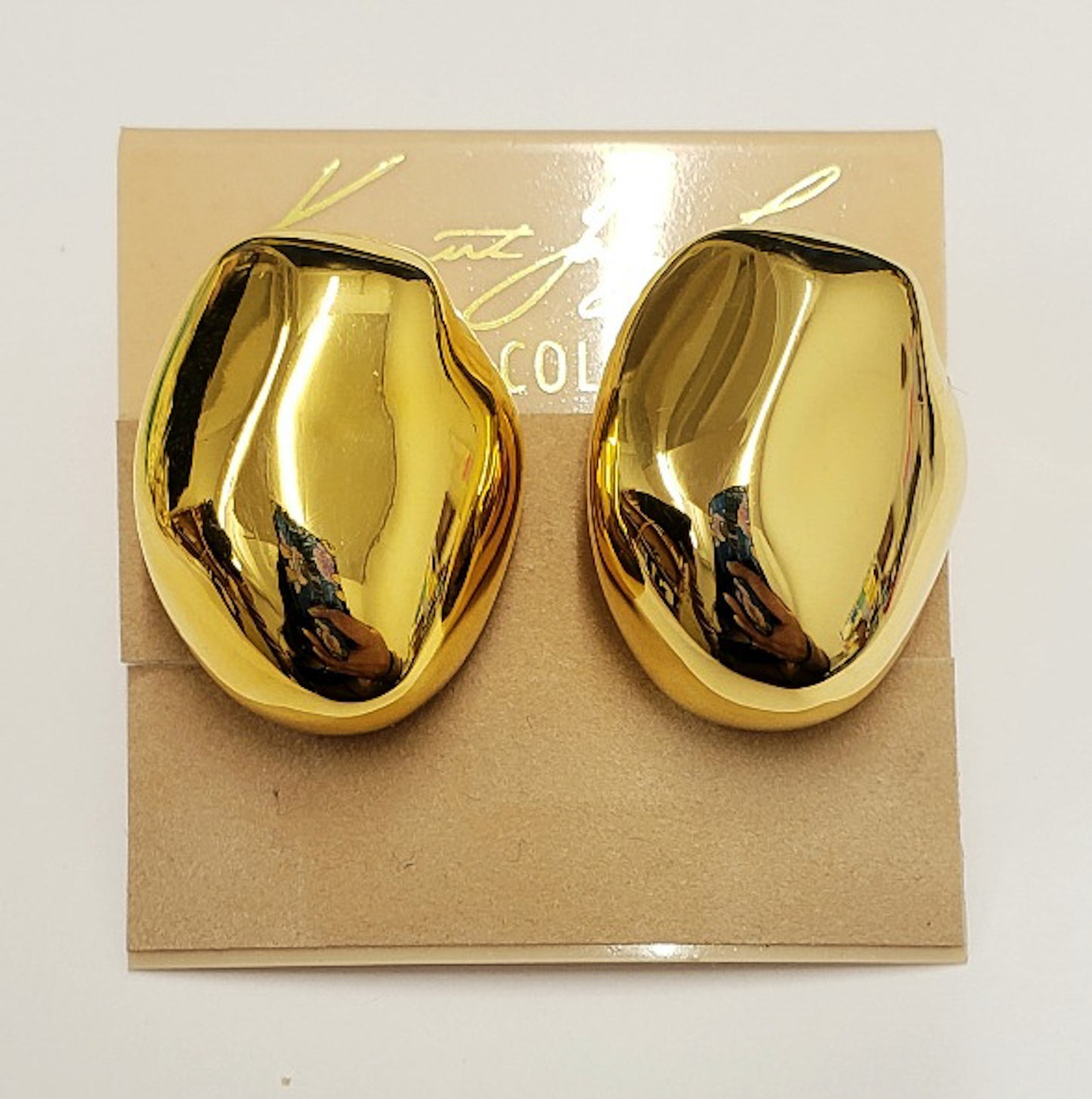 Polished Gold Pebble Shape Clip Earring