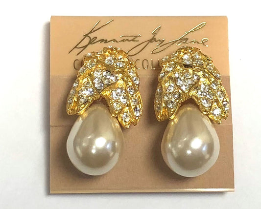 Gold Crystal Top And Pearl Bottom Pear Clip Earring