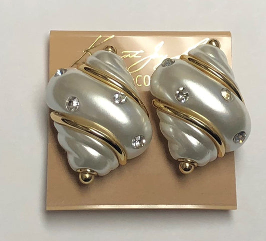 Gold White Pearl With Crystal Shell Clip Earring