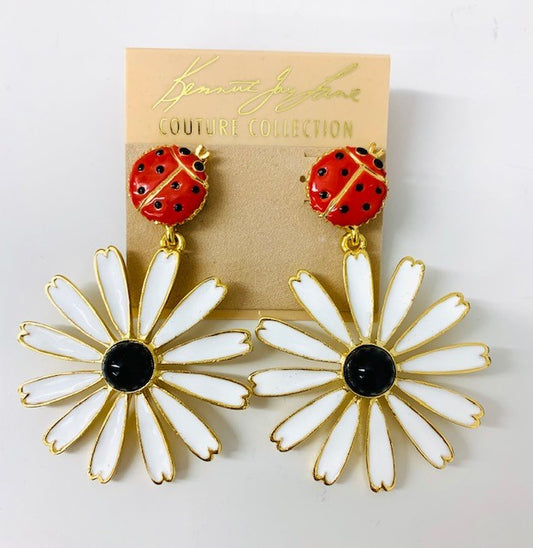 White and Black Daisy With Ladybug Top Pierced Earring