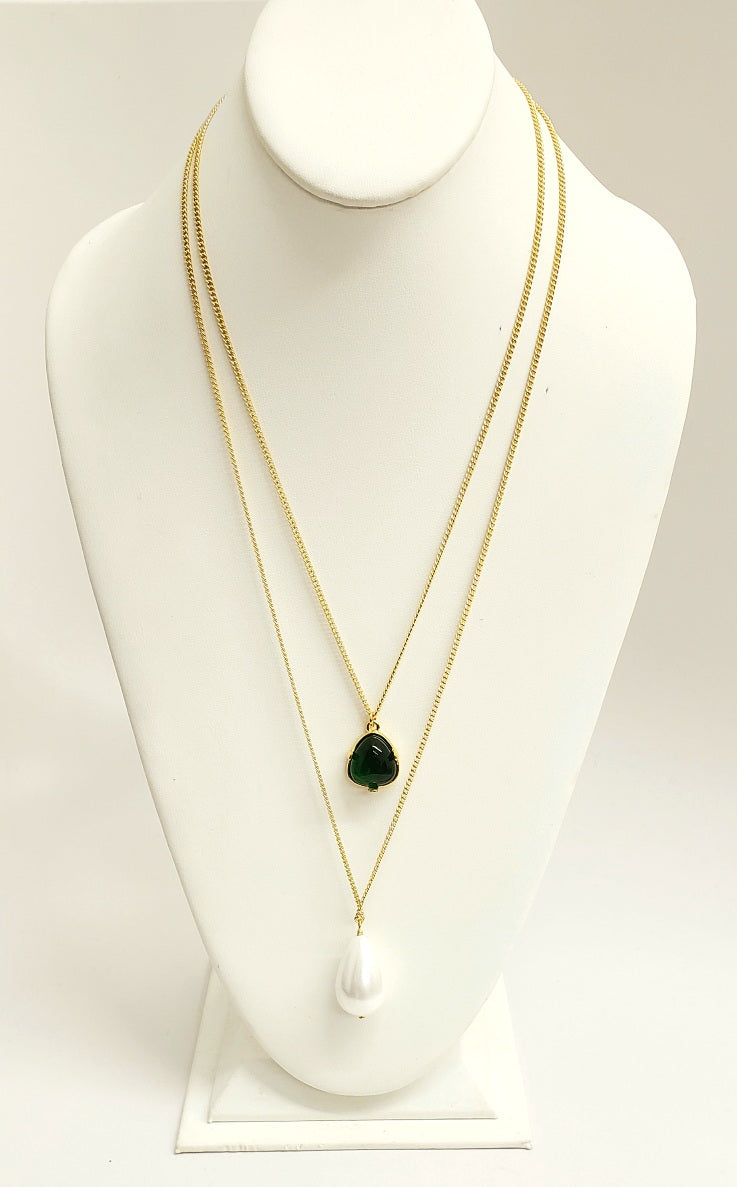 21" Emerald and Pearl Pendant Necklace