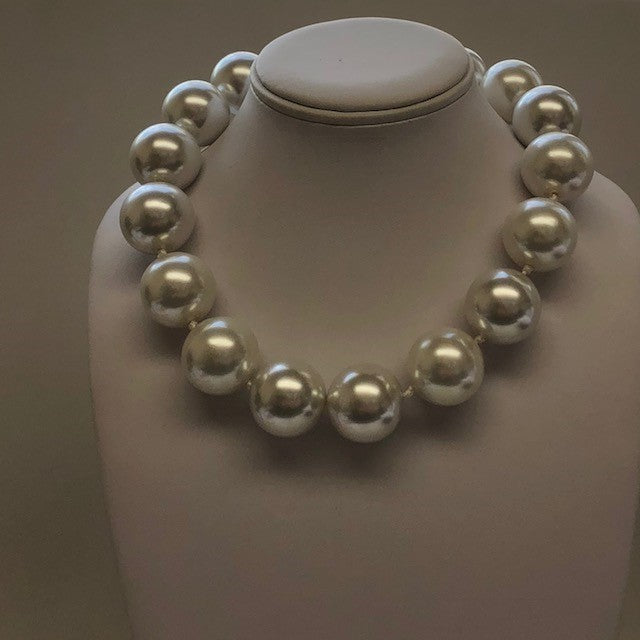 16" White Pearl 25mm Necklace