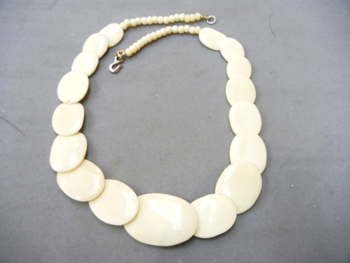 24" Ivory Oval Shell S Hook Necklace